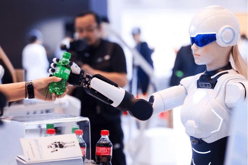 Chery Revolutionizes Automotive Sales with Humanoid Robots in Showrooms