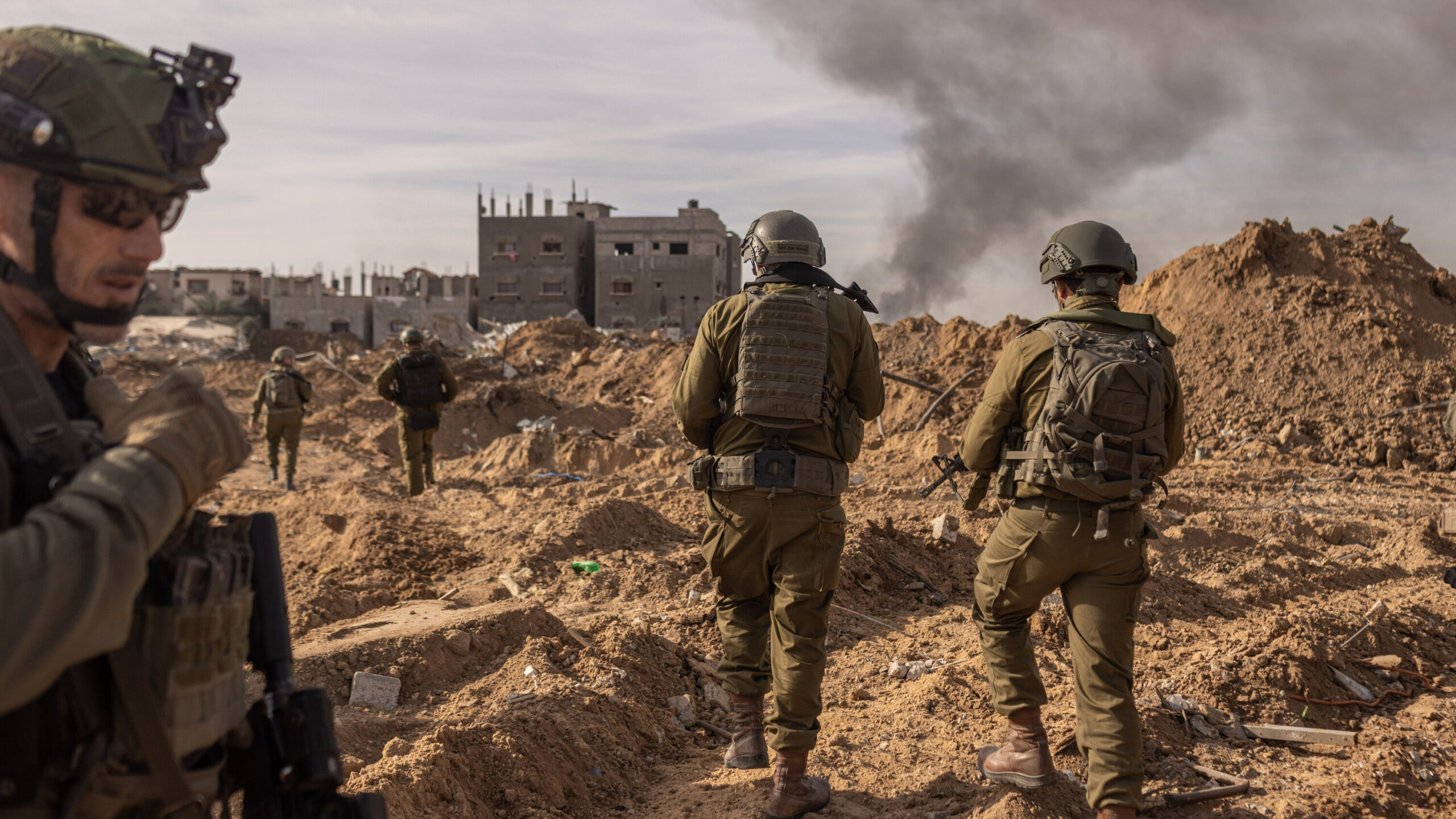 Israel Mobilizes Thousands of Reservists as Gaza Offensive Escalates