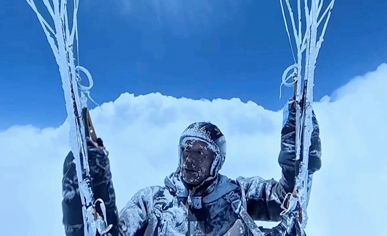 Unexpected Heights: The Accidental Ascent of a Chinese Paraglider