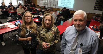 FUSD High Schools Introduce Diploma Seals for Personal Finance and Civics Literacy