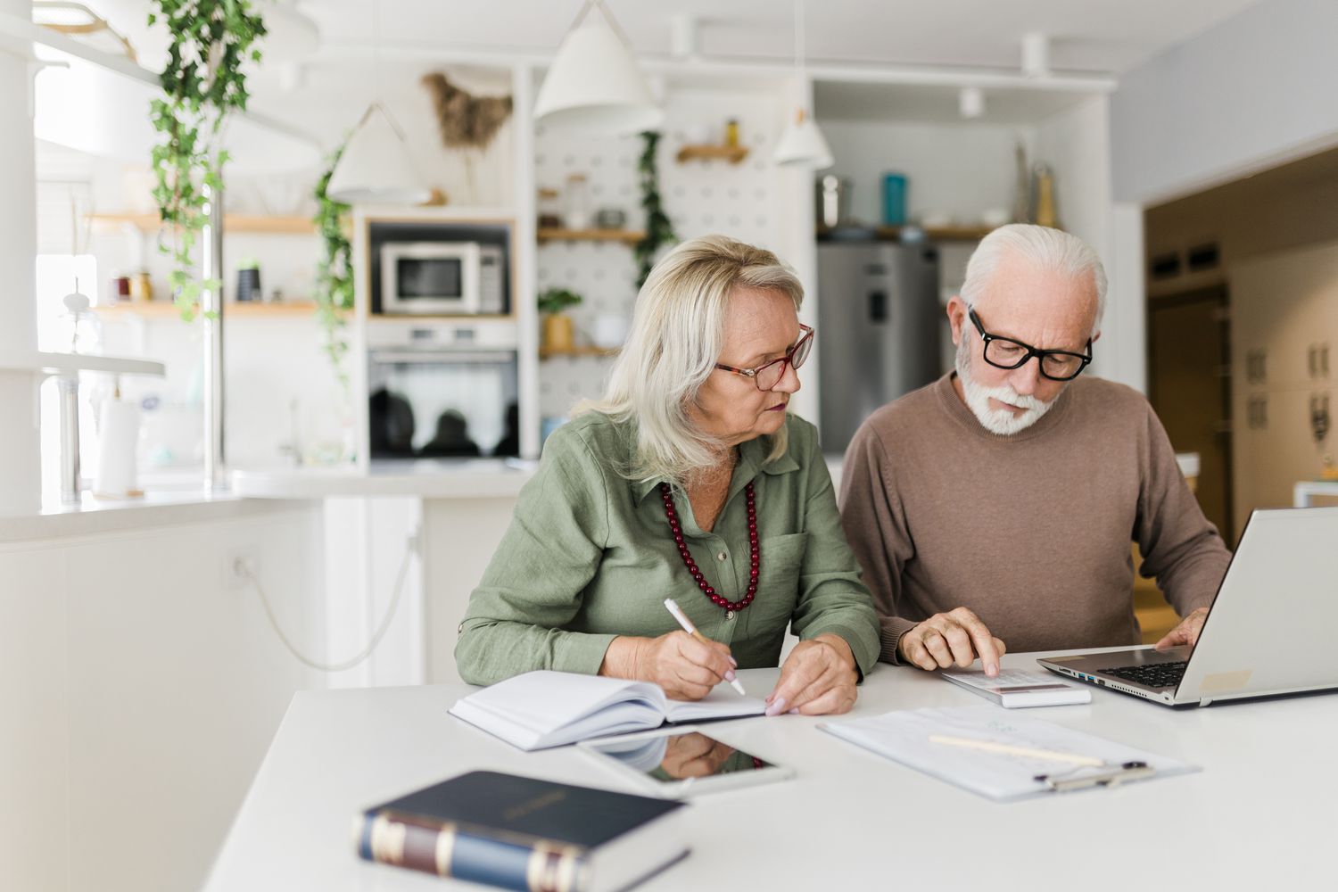 How to Retire Comfortably Even With Little Savings