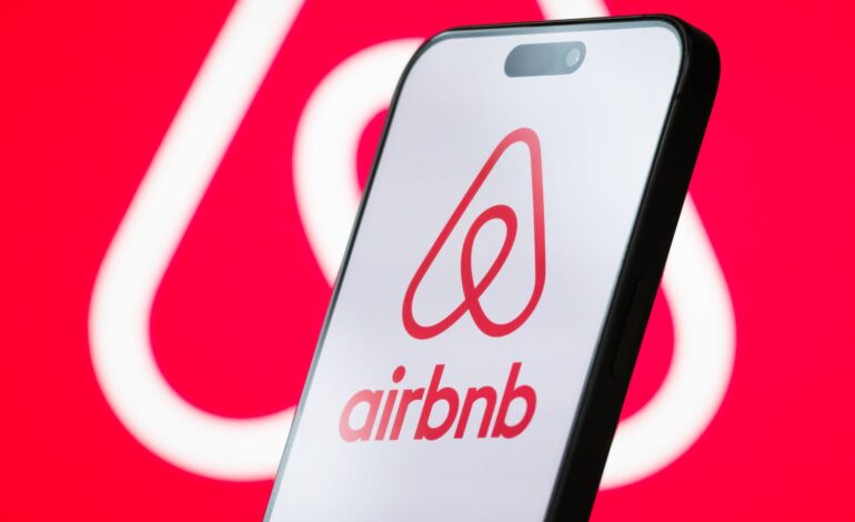 Impact of Economic Uncertainties on Airbnb’s US Travel Demand