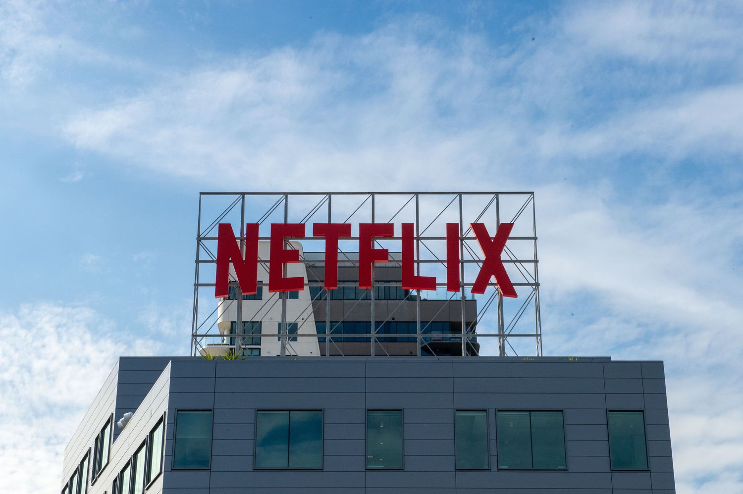Impact of Trump’s Tariffs on Foreign-Made Films on Netflix and Media Stocks