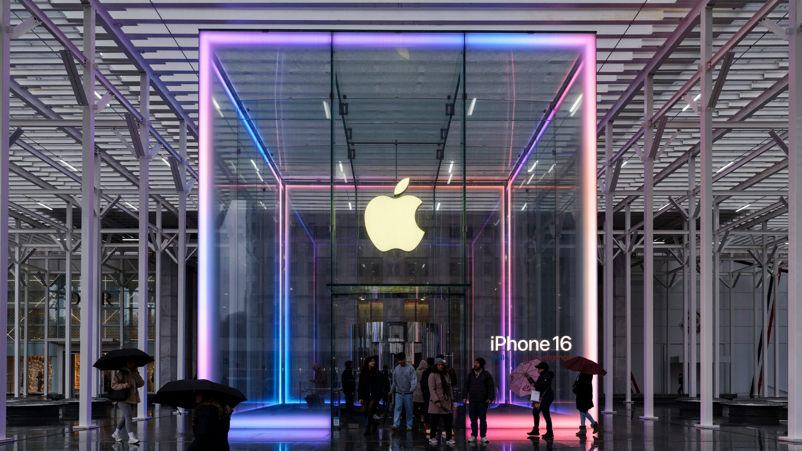 Apple Reports $24.78 Billion Profit, Surpassing Wall Street Projections