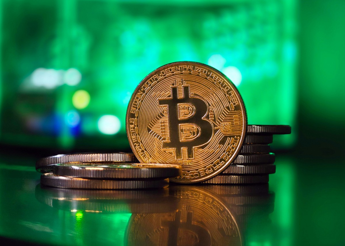 Bitcoin Slumps as Week Begins, Following Two-Month High