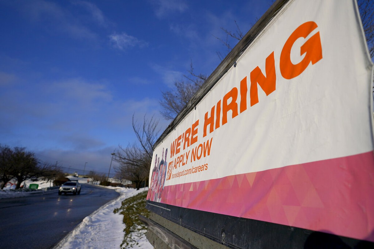 US Economy Surpasses Expectations with 177,000 Jobs Created in April