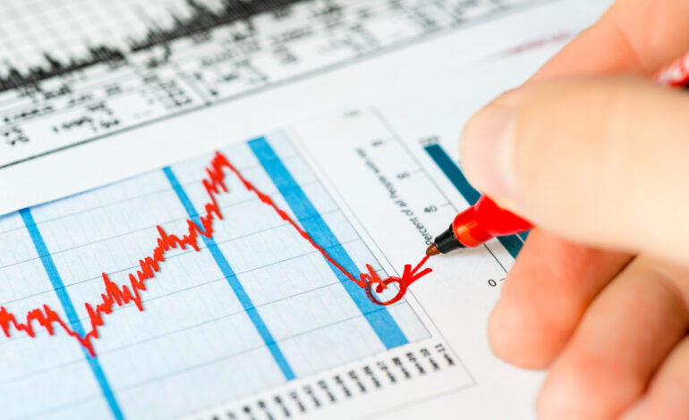 Will AI Stocks See a 50% Decline? Analyzing Market Leaders