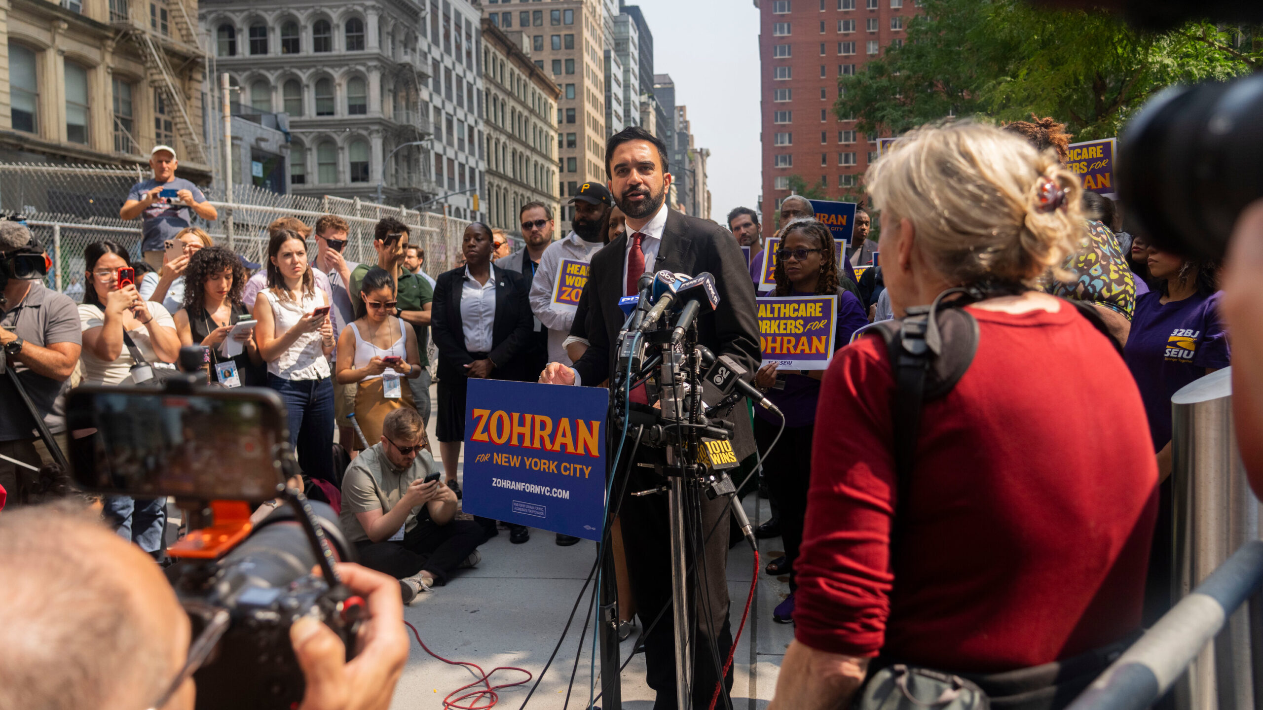 Cuomo and Mamdani Clash Over Rent-Stabilized Apartment: A Political Tug-of-War