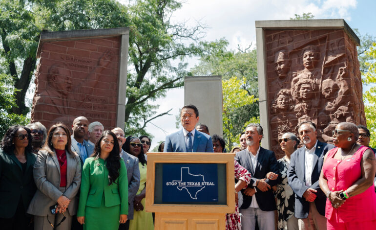 Texas Democrats Return Home, Paving Way for Vote on Congressional Map