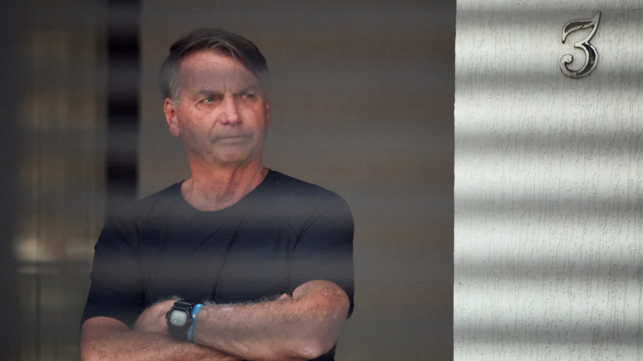 Brazil Strengthens Bolsonaro’s House Arrest Amid Fears of Escape