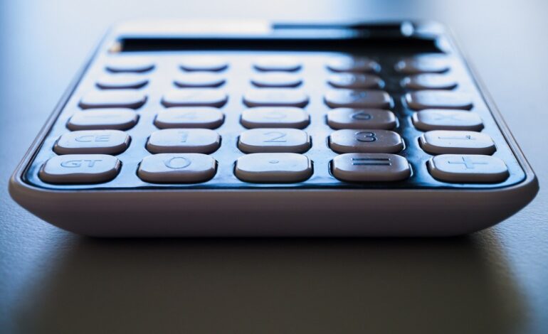 Análise dos Movimentos Contidos dos Juros Futuros no Brasil e EUA