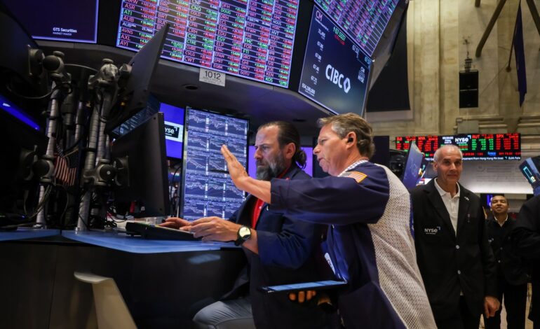 Dow Jones Reaches New Highs Amid Awaited Trump-Putin Developments