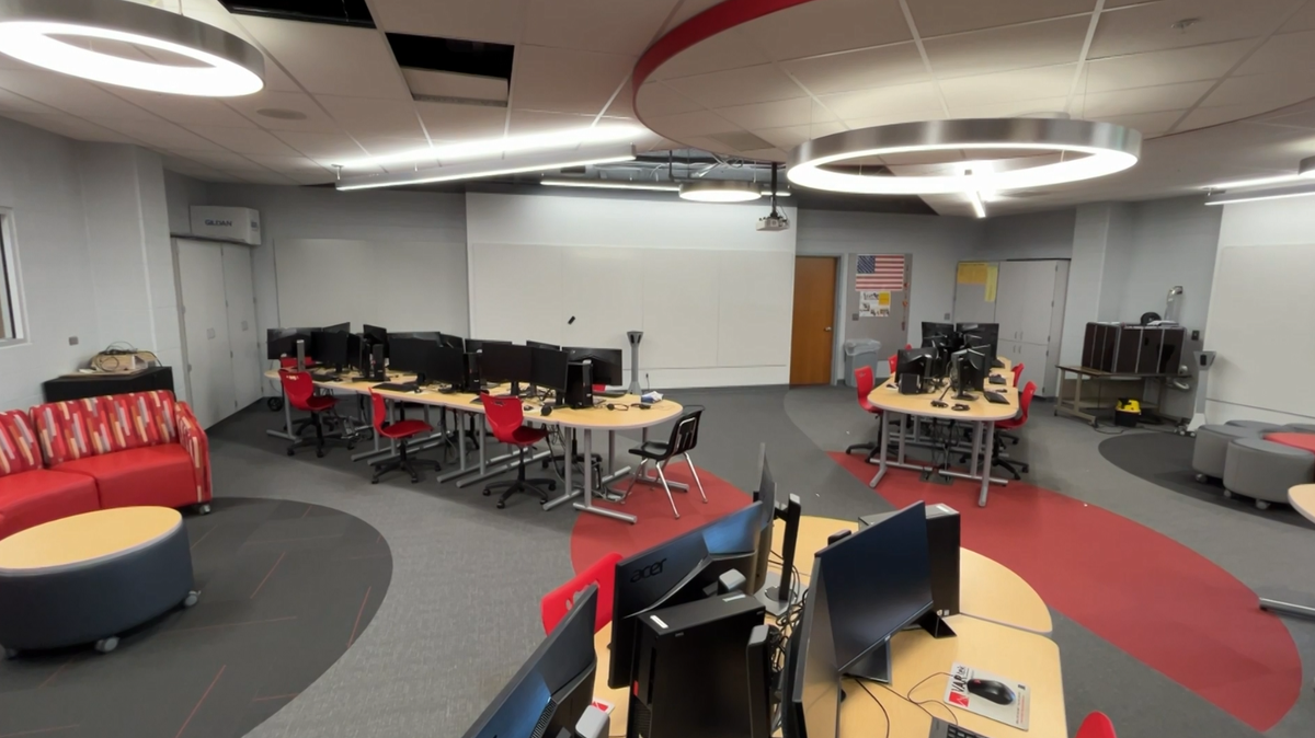 Indian Hills Schools Embrace AI for Enhanced Learning Experience