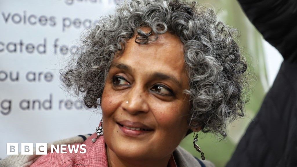 Exploring Arundhati Roy’s Memoir: A Deep Dive into Her Complex Relationship with Her Mother