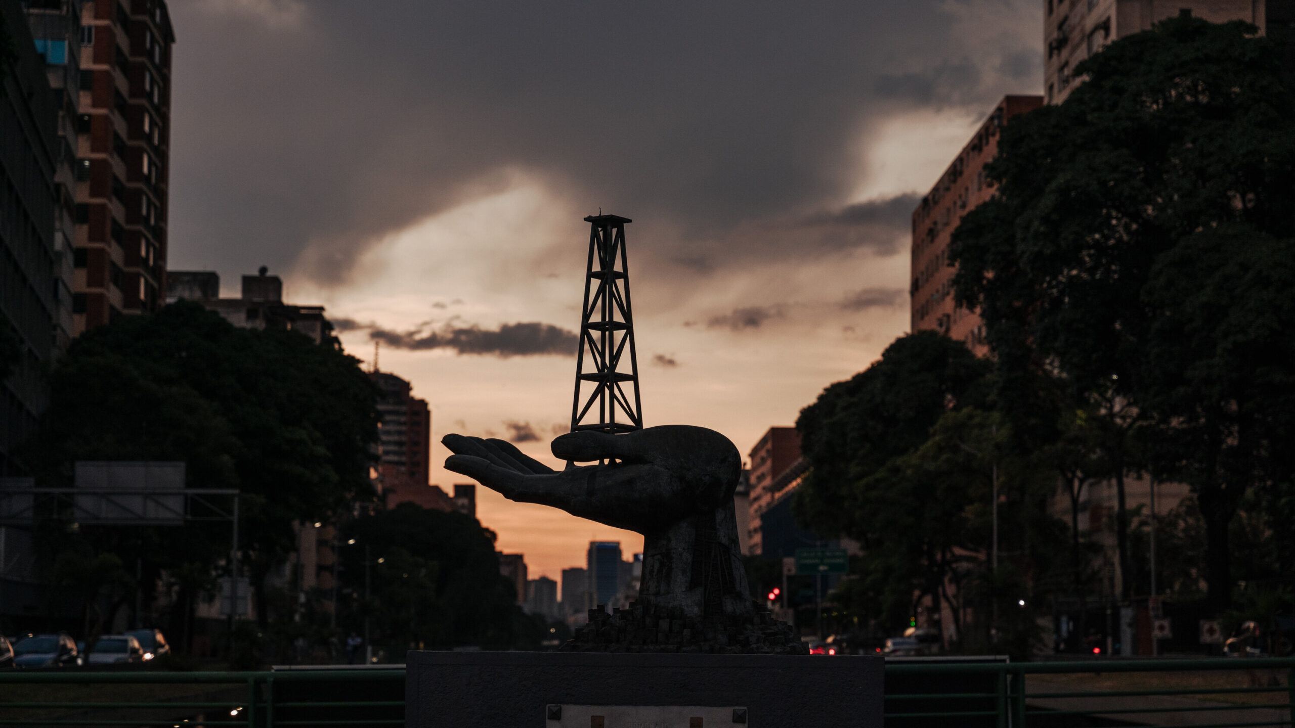 Venezuelan Oil Sector Revamp: New Law’s Impact on Foreign Investments