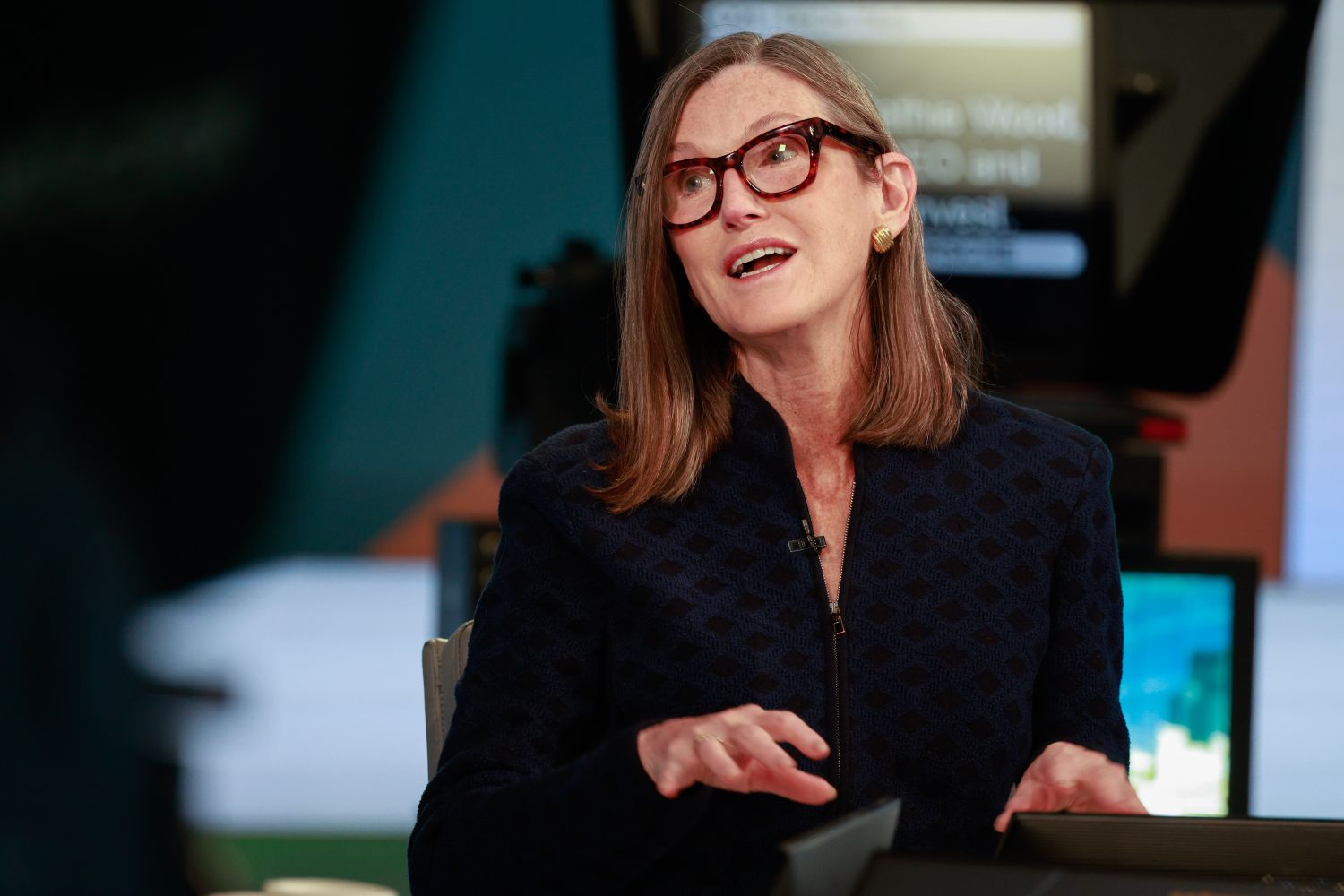 Cathie Wood Foresees a Bright Era for U.S. Stocks: Exploring the ‘Golden Age’