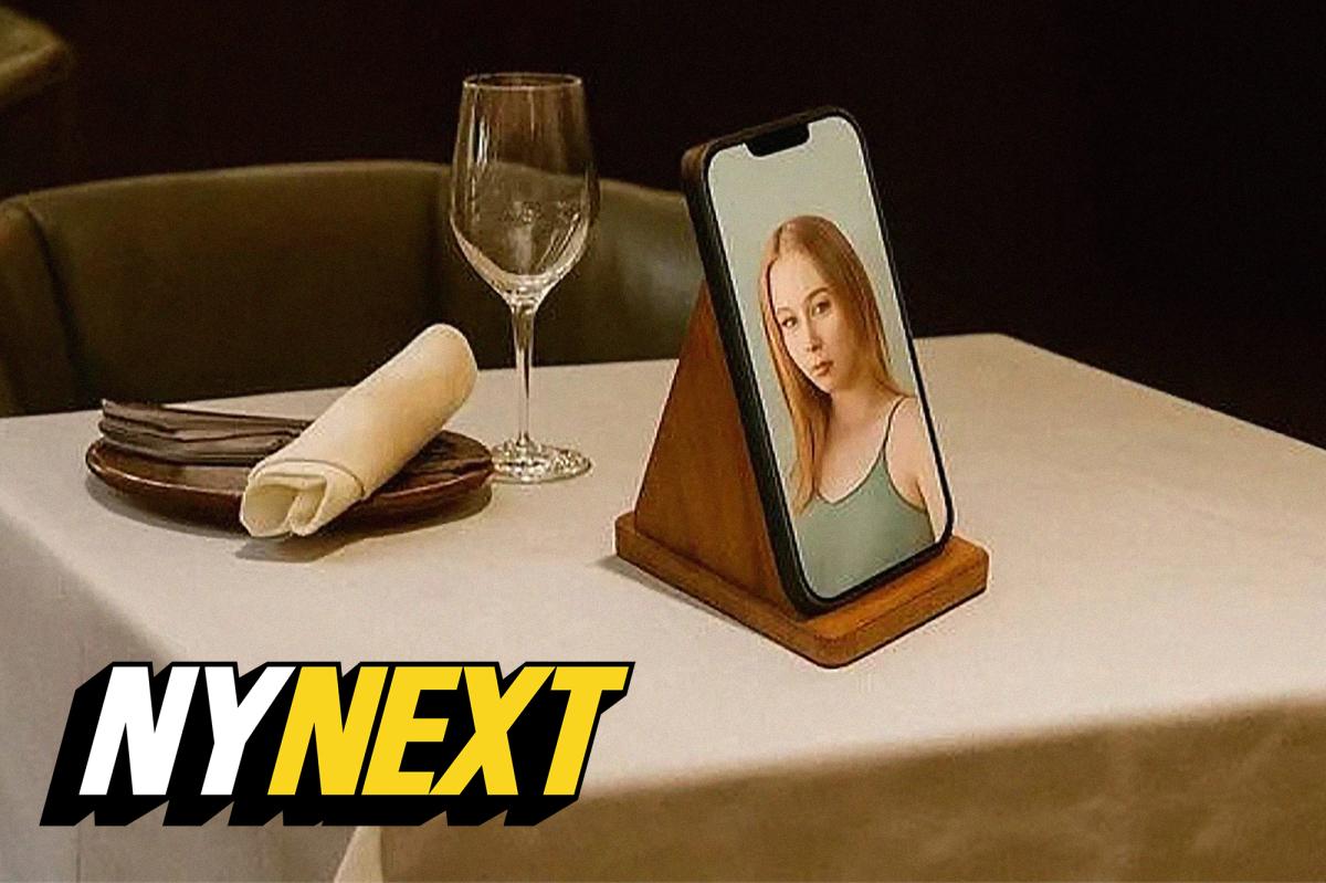 Experience AI Romance: NYC’s New Chatbot Date Café Opens