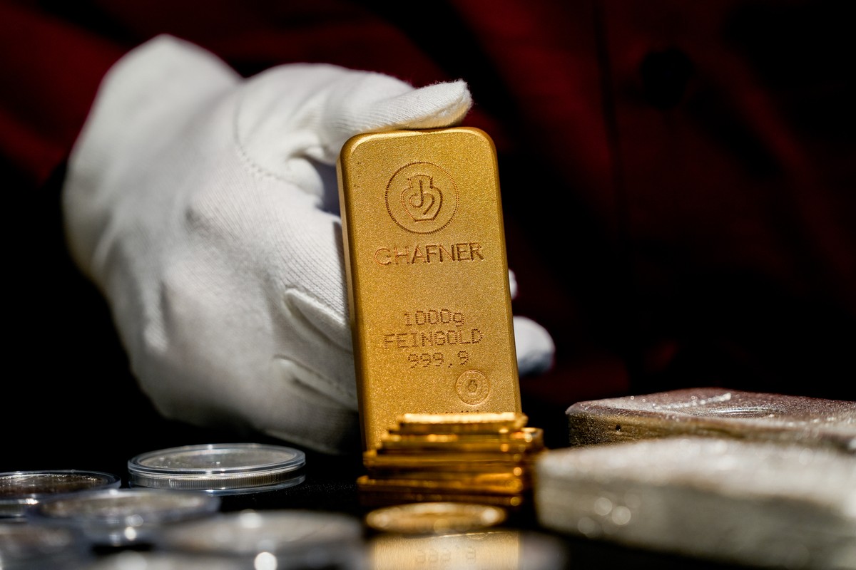 Bitcoin’s Status as ‘Digital Gold’ Diminishes Amidst Surging Metal Markets