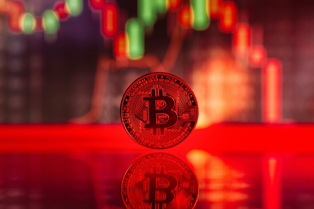 Bitcoin Follows Traditional Markets and Drops Amid Greenland Tensions