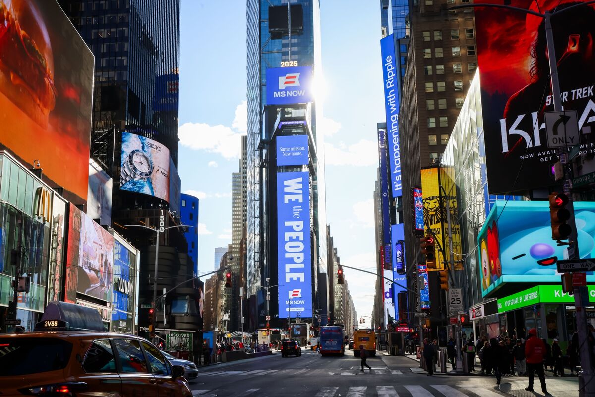 Comcast Spinoff Versant Experiences Troubling First Trading Day with Shares Tumbling