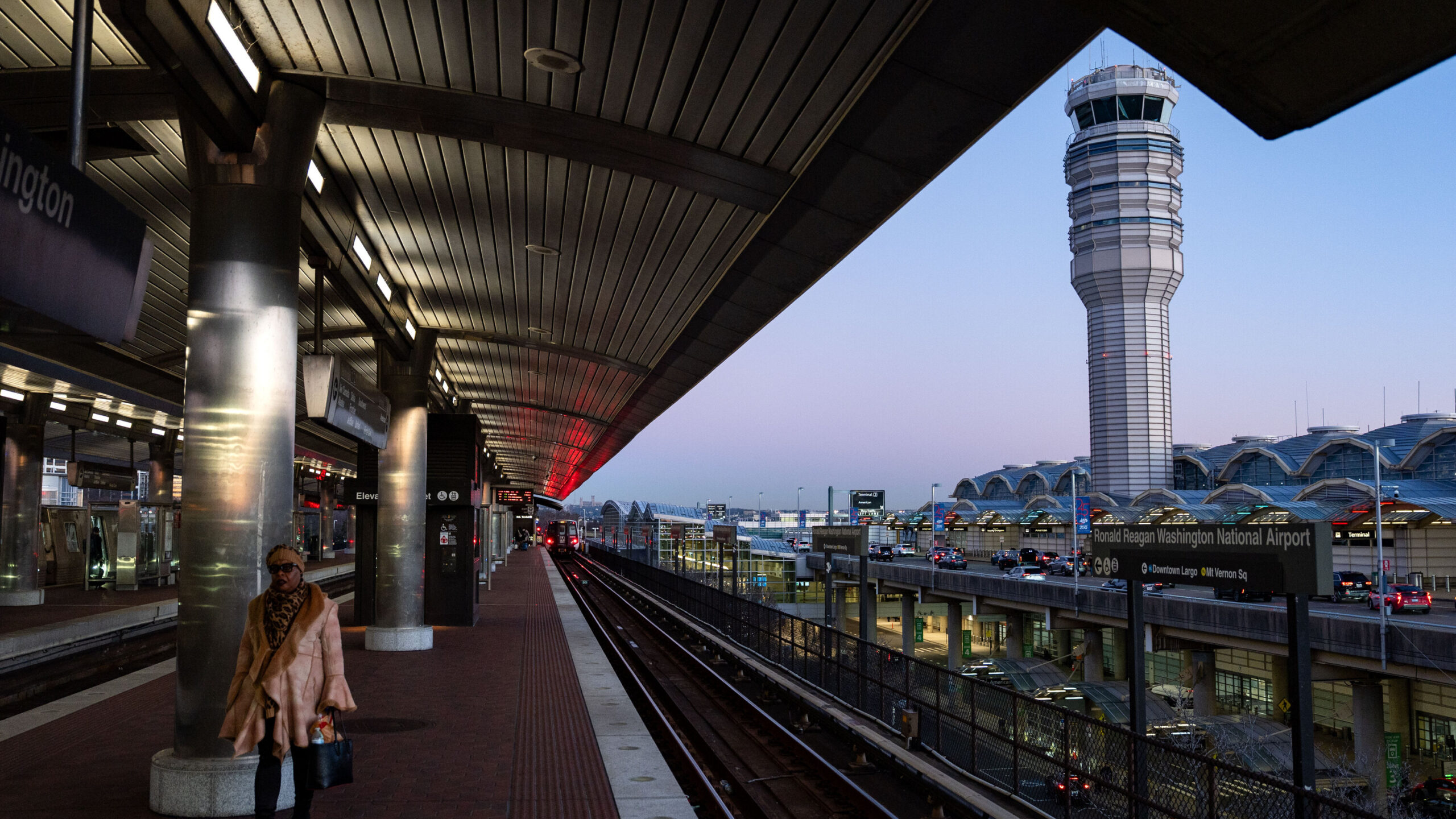 Ongoing Safety Concerns at Reagan National Airport a Year Post-Crash