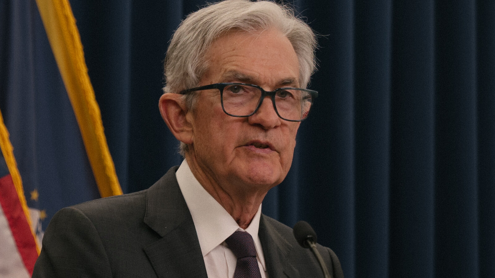 Republicans React to Fed Chair Investigation Amid Iran Protests