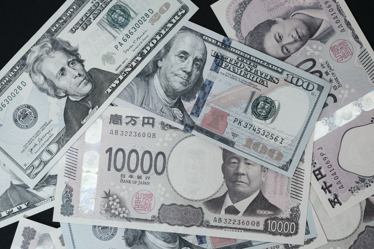Yen Rises Against Dollar Amid Indications of Intervention