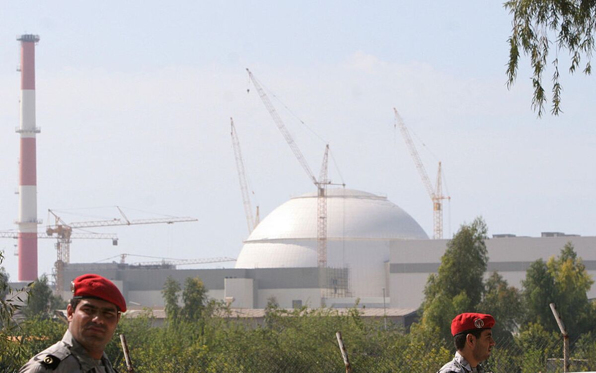 US Decision to Allow Iran’s Uranium Enrichment Sparks Debate