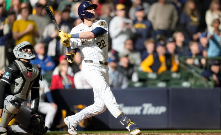 Christian Yelich Leads a Thrilling Comeback: Brewers Triumph Over White Sox