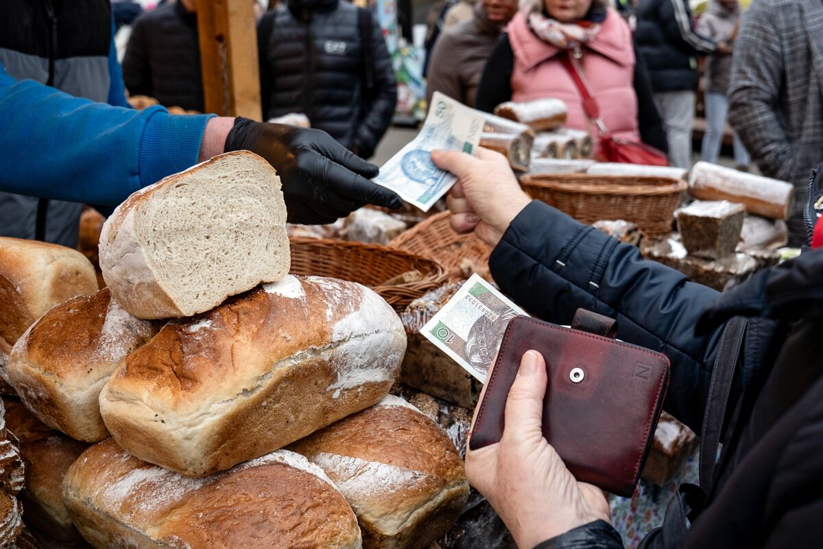 Contrarians Eye Opportunities in Emerging Markets Amid Turmoil