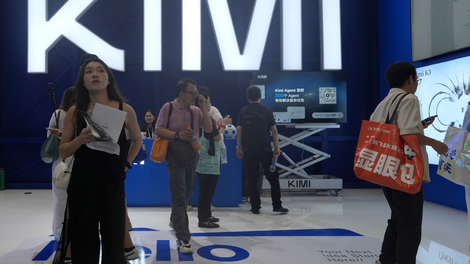 Chinese AI Models Gain U.S. Ground with Intelligence and Affordability